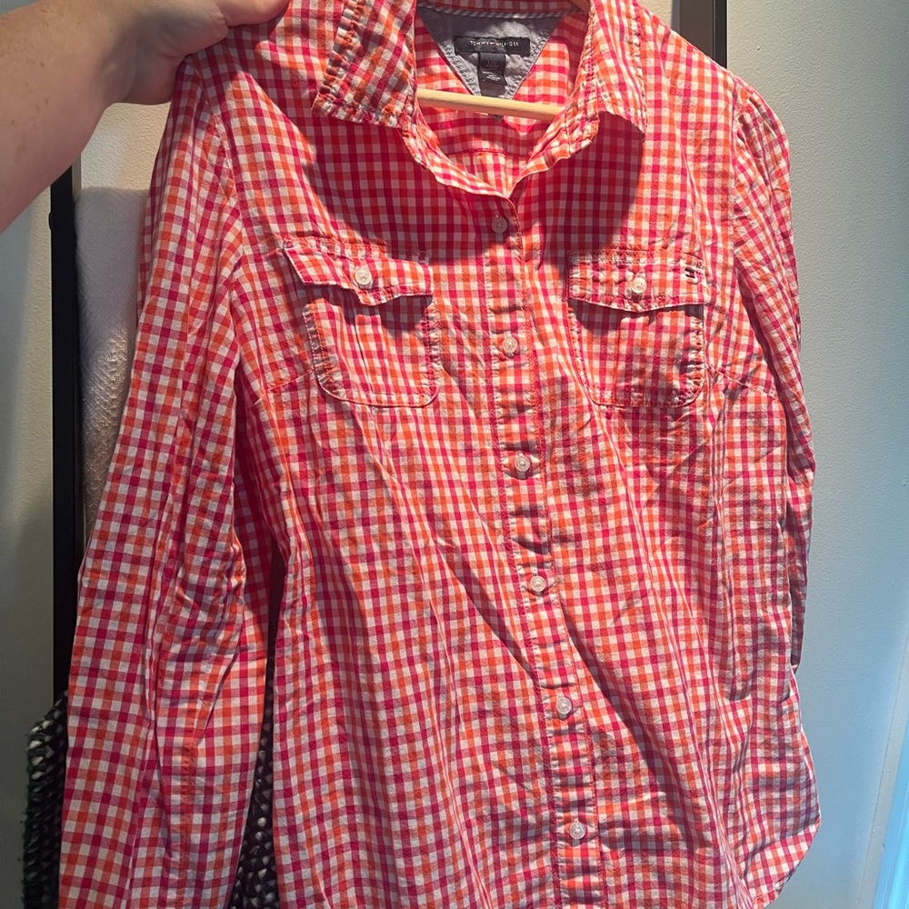Tommy Hilfiger women’s lightweight button down shirt